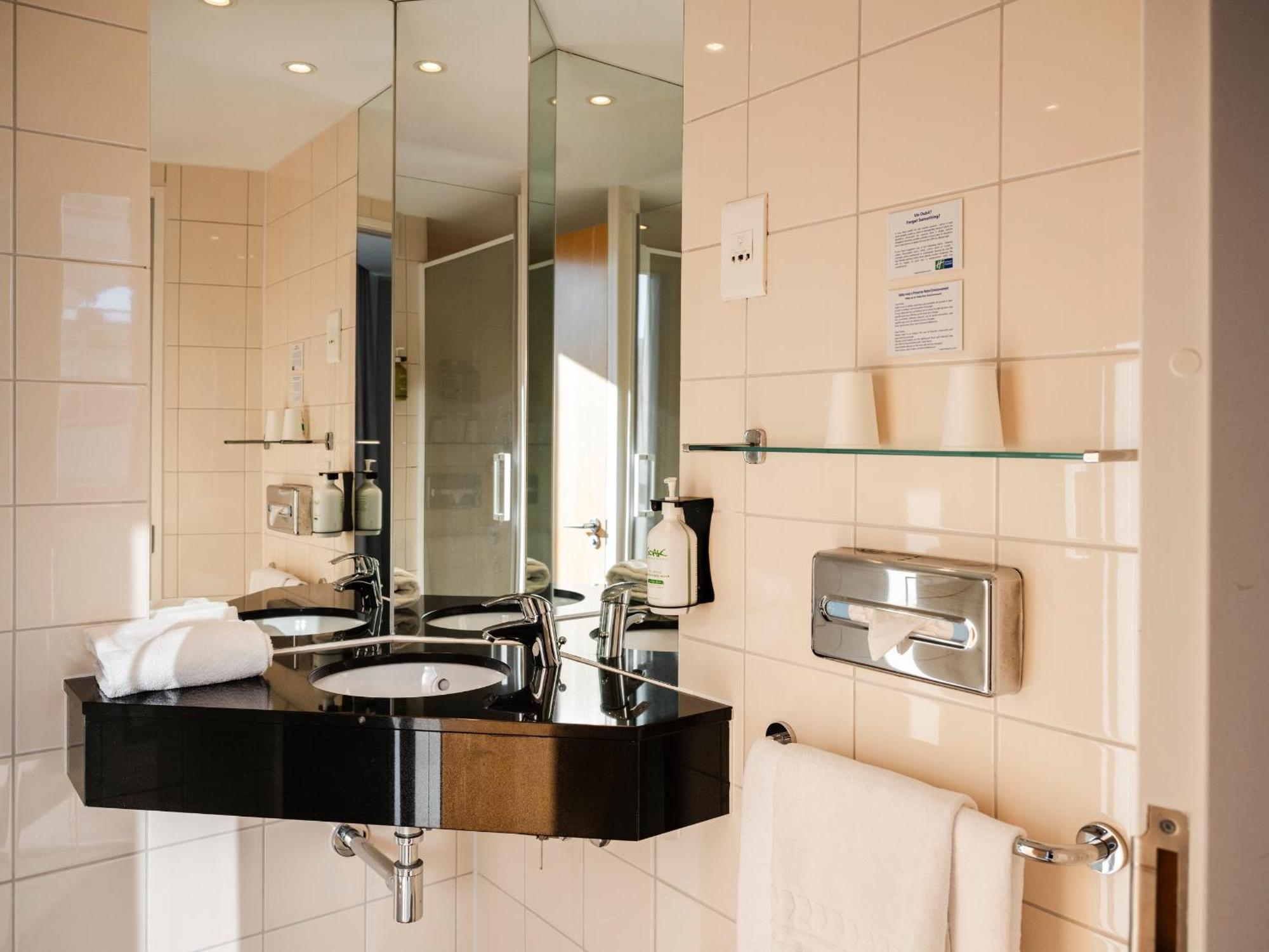 Holiday Inn Express Saint-Nazaire By Ihg Eksteriør billede